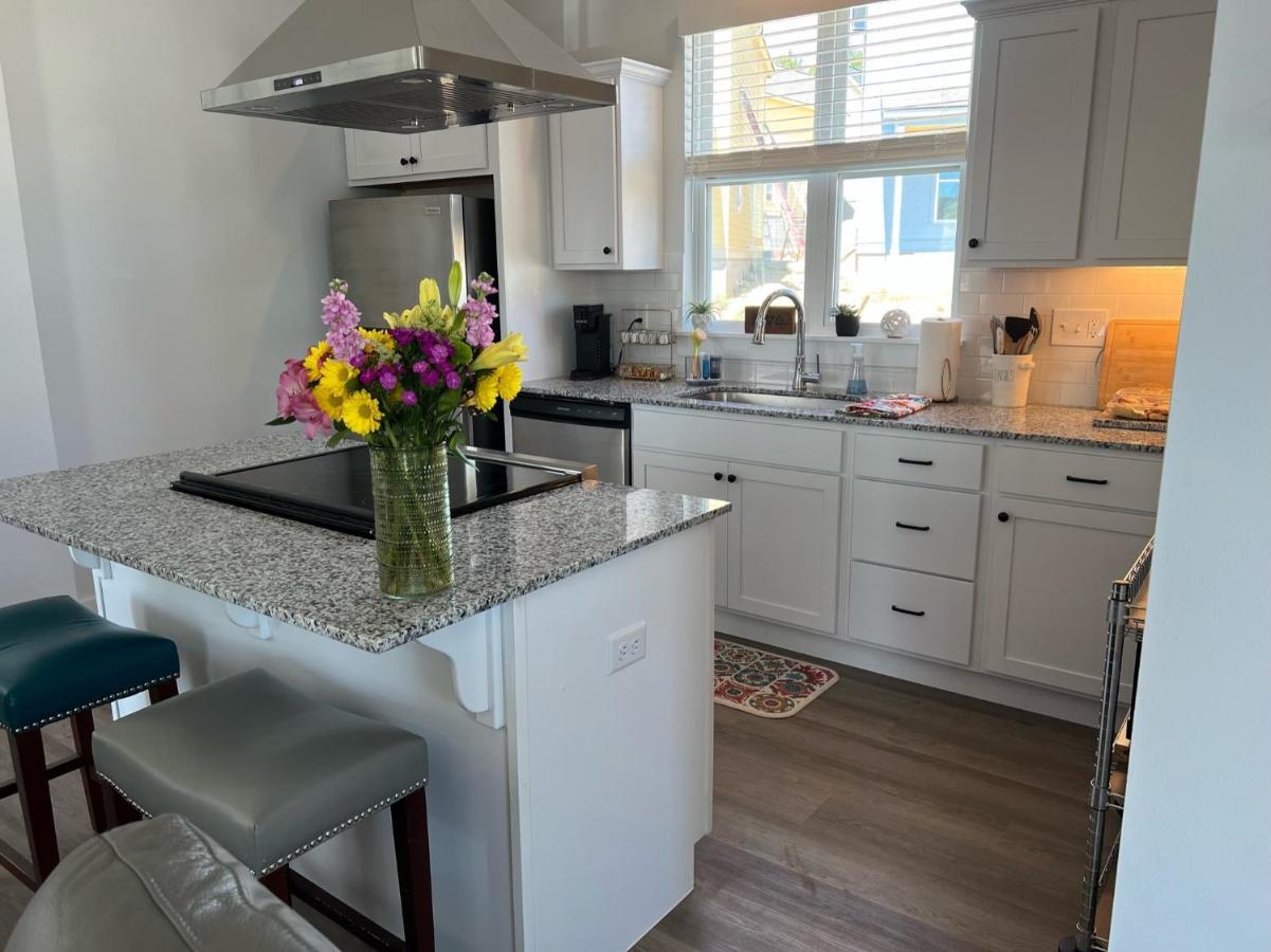 New Centennial Park Luxury Smart Home W Courtyard 费耶特维尔 外观 照片