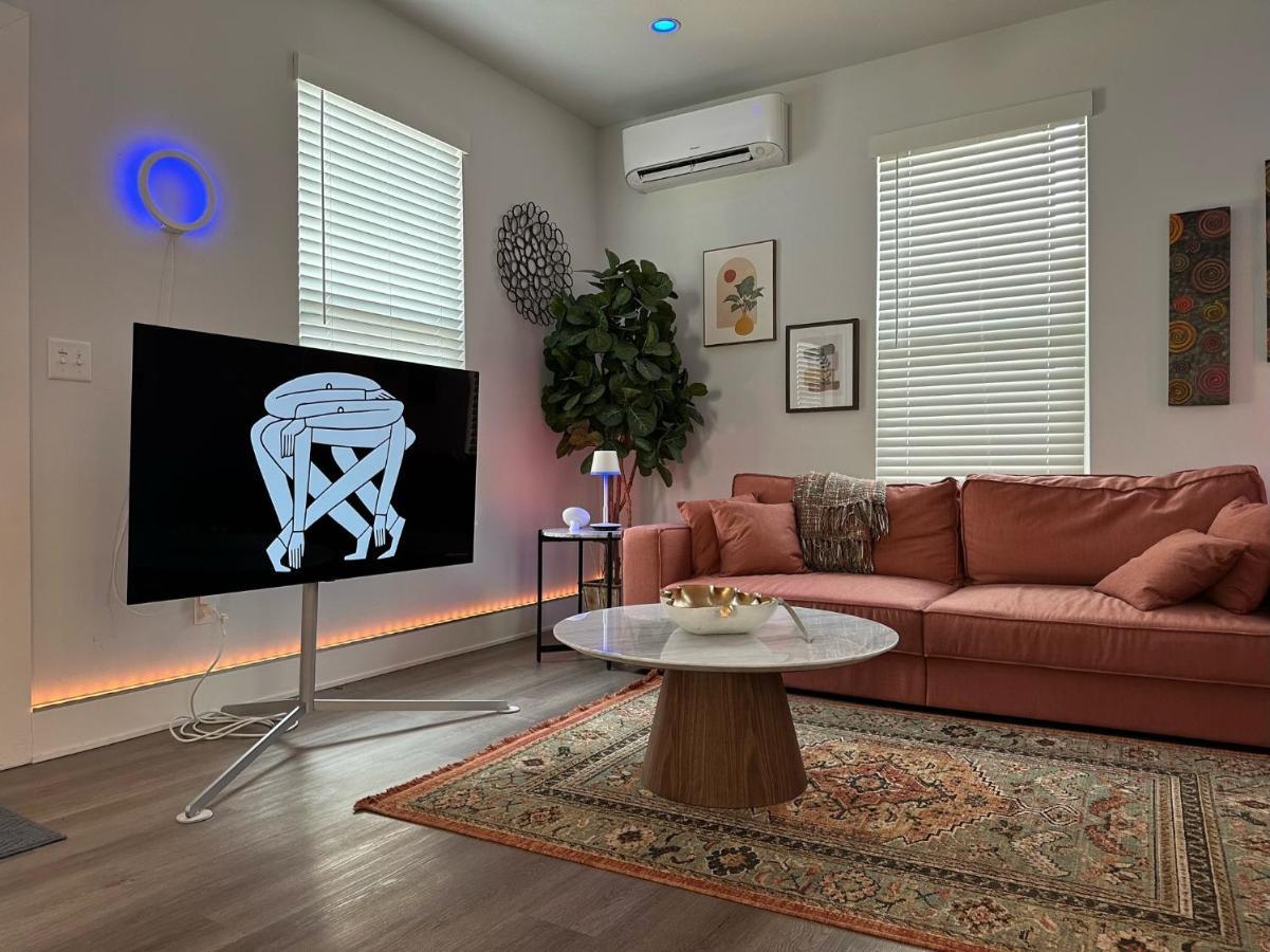 New Centennial Park Luxury Smart Home W Courtyard 费耶特维尔 外观 照片