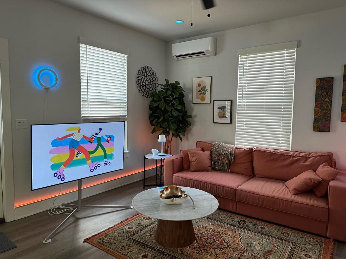 New Centennial Park Luxury Smart Home W Courtyard 费耶特维尔 外观 照片